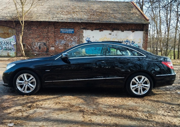 Mercedes-Benz Klasa E cena 53900 przebieg: 198000, rok produkcji 2011 z Kielce małe 742